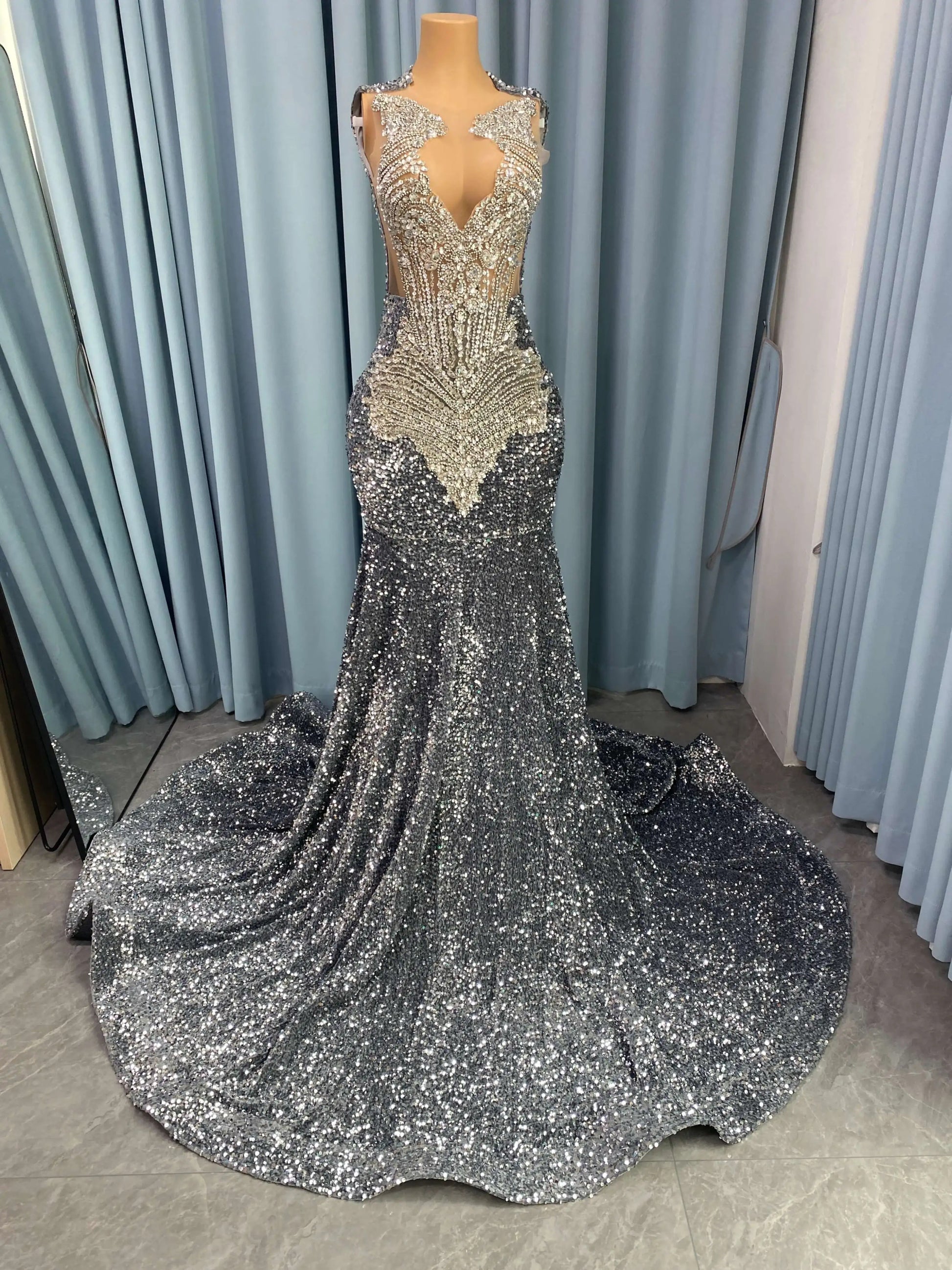 GLAMOROUS